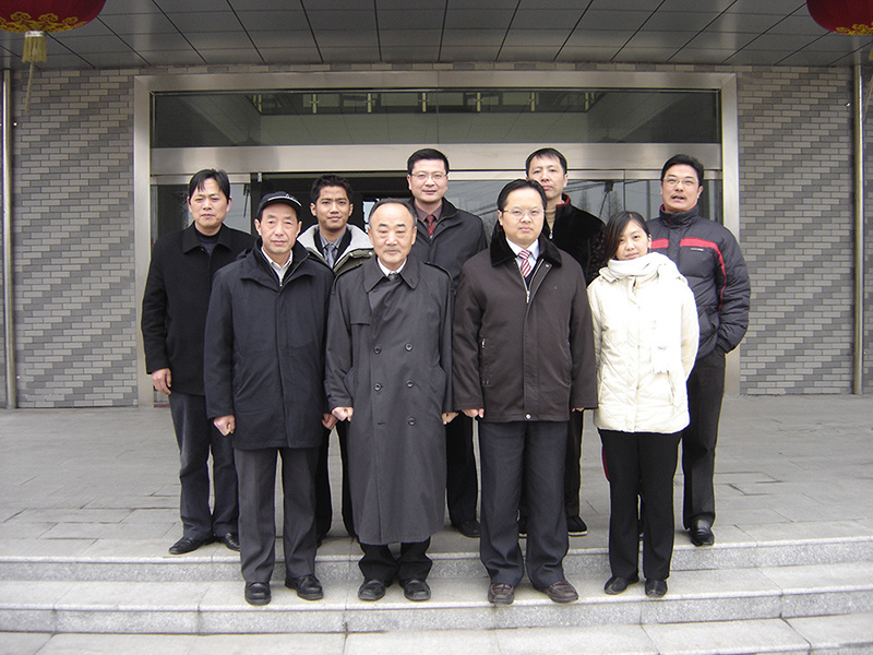 Indonesian customers visit the factory